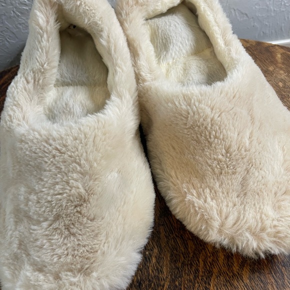 Pantuss Herbal Warming plush Slippers - Picture 3 of 8